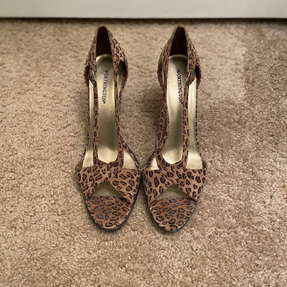 Worthington leather cheetah print open toed heels